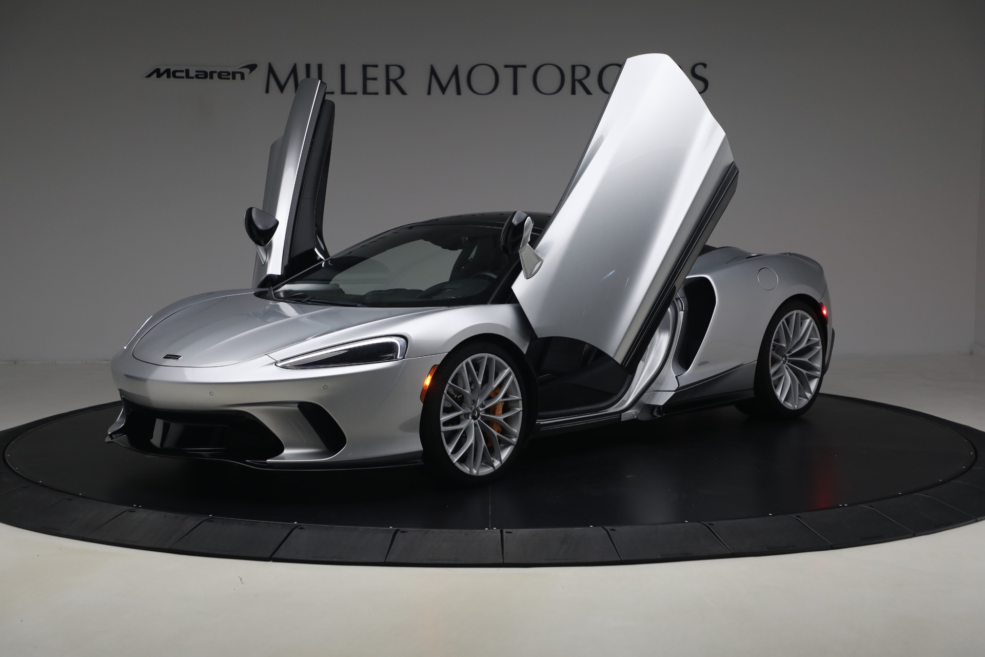 Used-2023-McLaren-GT-Luxe