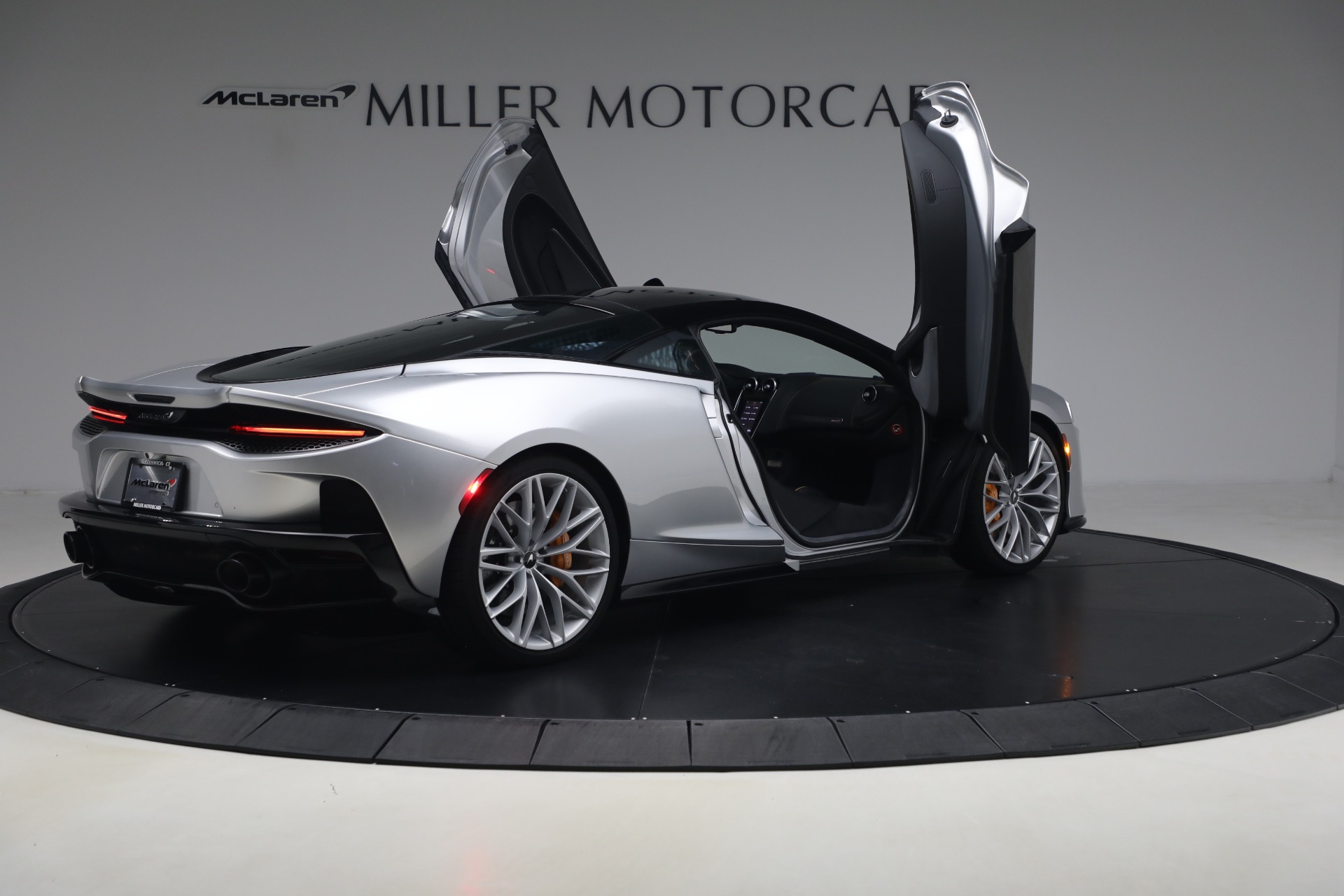 Used-2023-McLaren-GT-Luxe