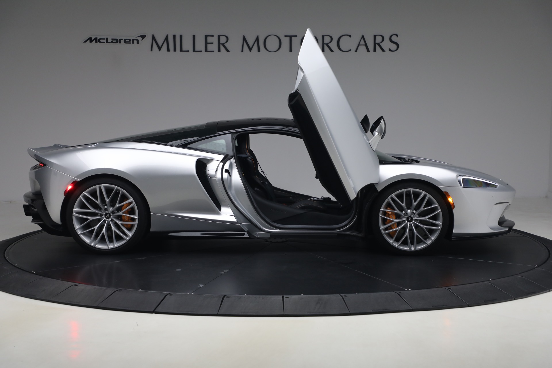Used-2023-McLaren-GT-Luxe