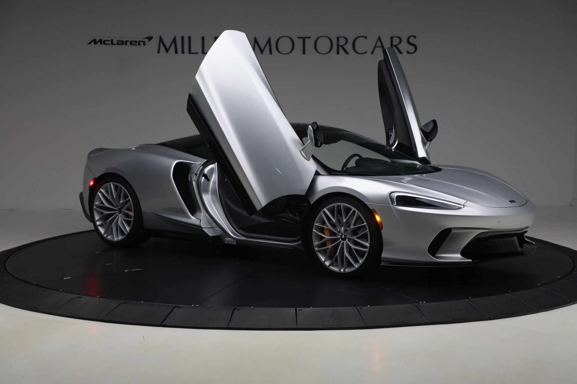 Used-2023-McLaren-GT-Luxe