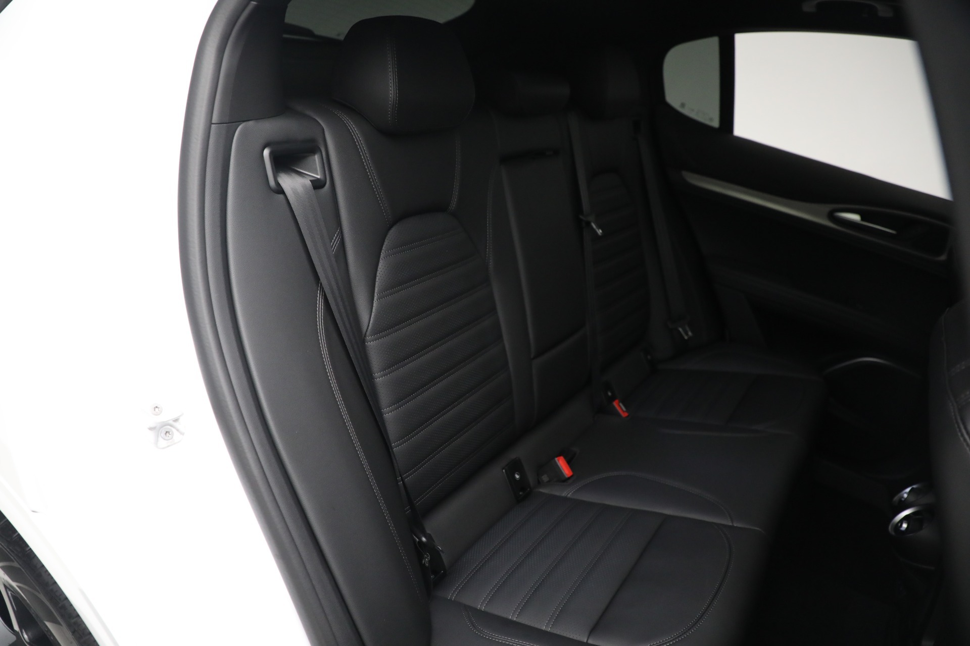 New-2023-Alfa-Romeo-Stelvio-Veloce