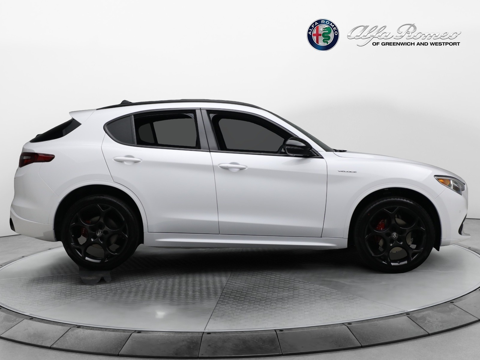 New-2023-Alfa-Romeo-Stelvio-Veloce