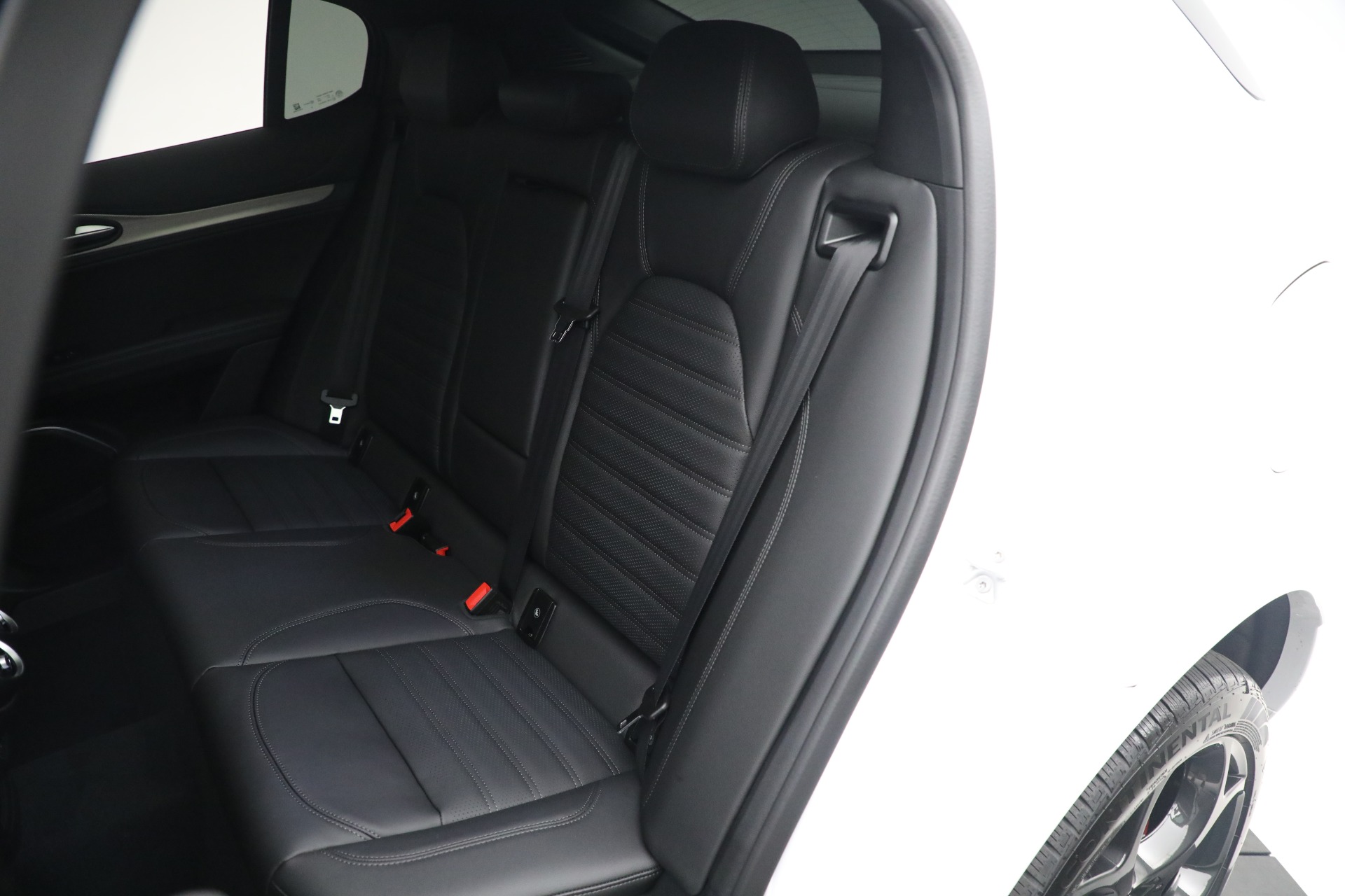 New-2023-Alfa-Romeo-Stelvio-Veloce