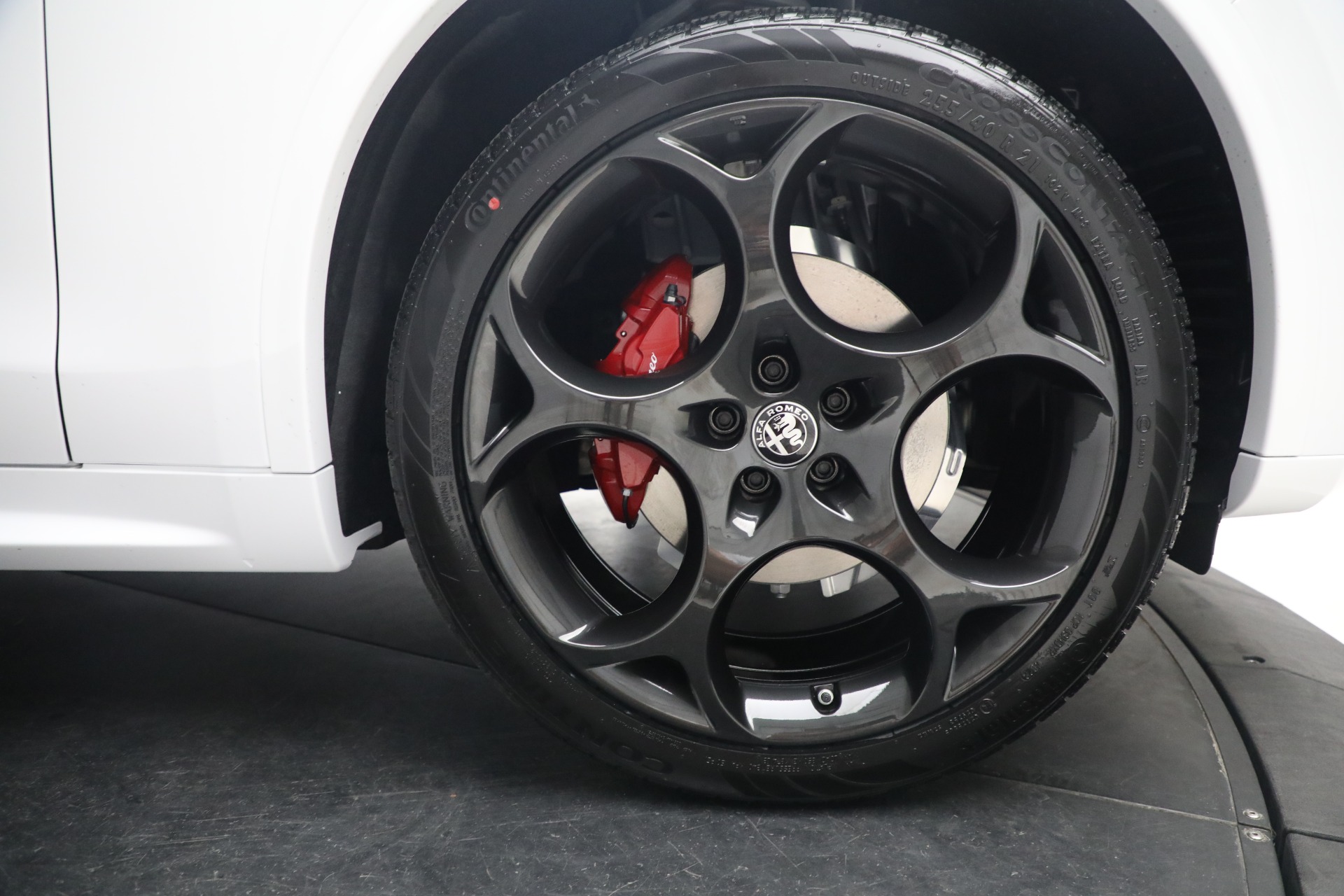 New-2023-Alfa-Romeo-Stelvio-Veloce