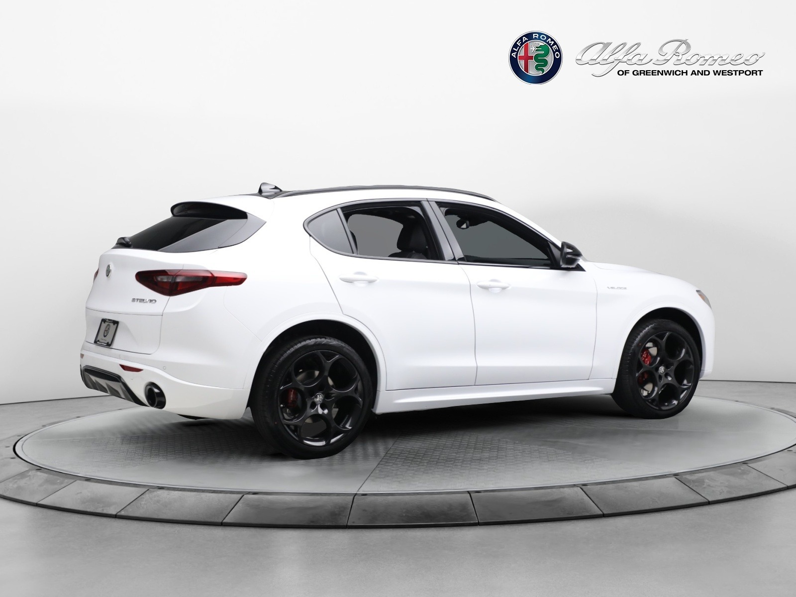 New-2023-Alfa-Romeo-Stelvio-Veloce