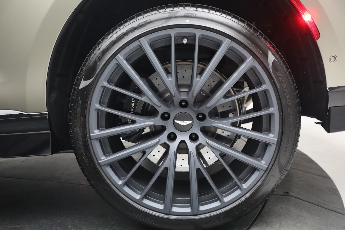 New-2023-Aston-Martin-DBX-707