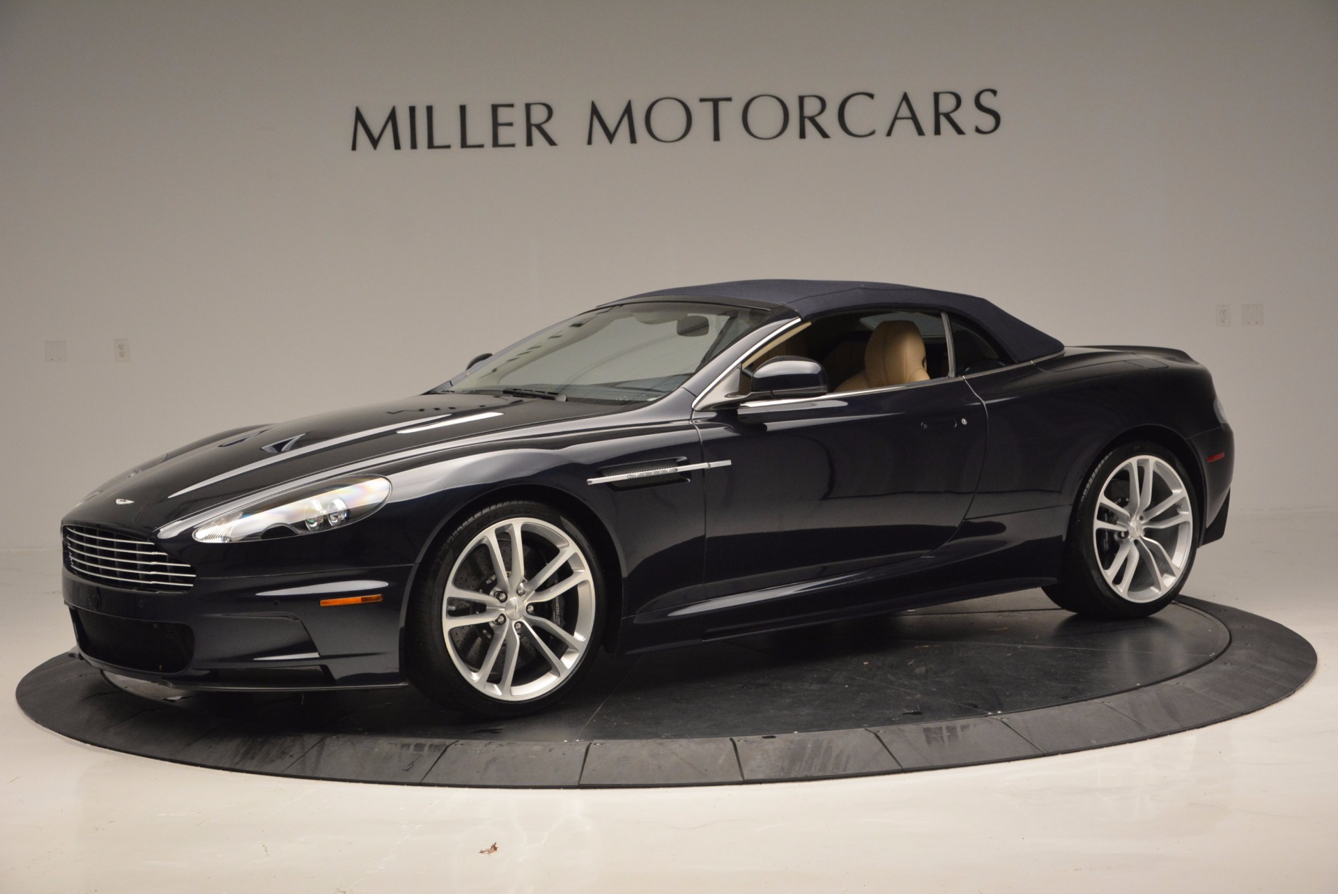 Used-2012-Aston-Martin-DBS-Volante