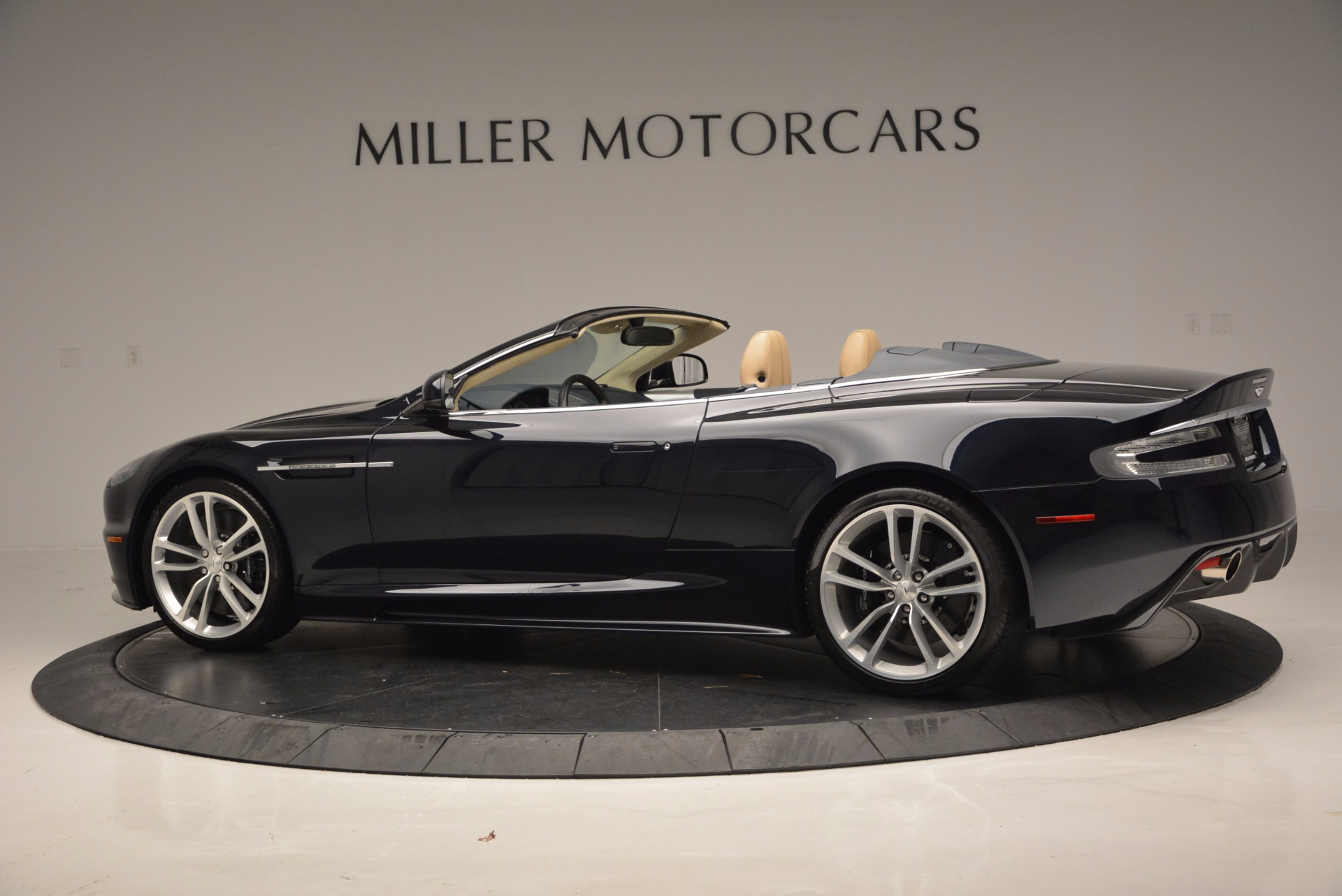 Used-2012-Aston-Martin-DBS-Volante