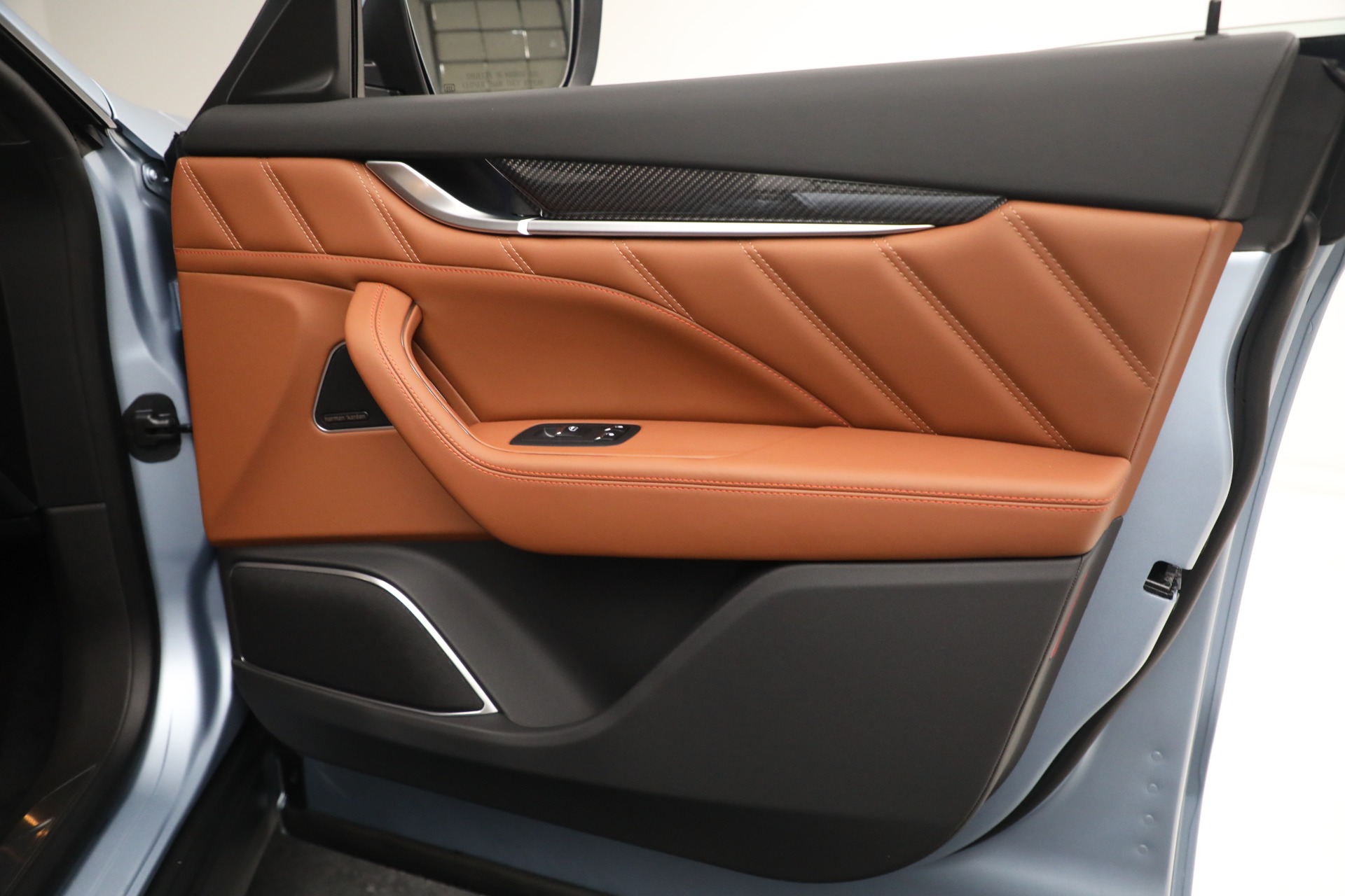 New-2023-Maserati-Levante-F-Tributo