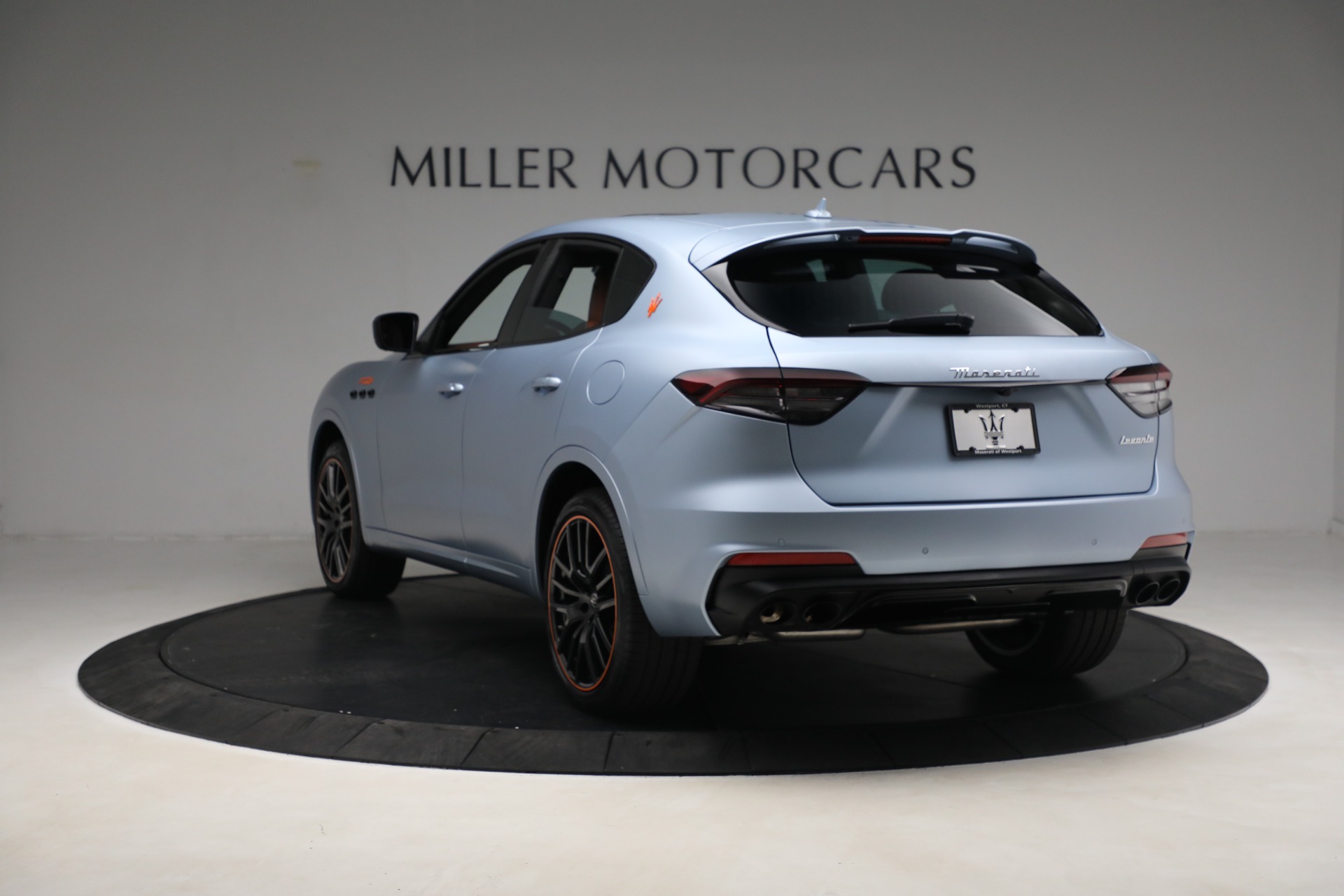 New-2023-Maserati-Levante-F-Tributo