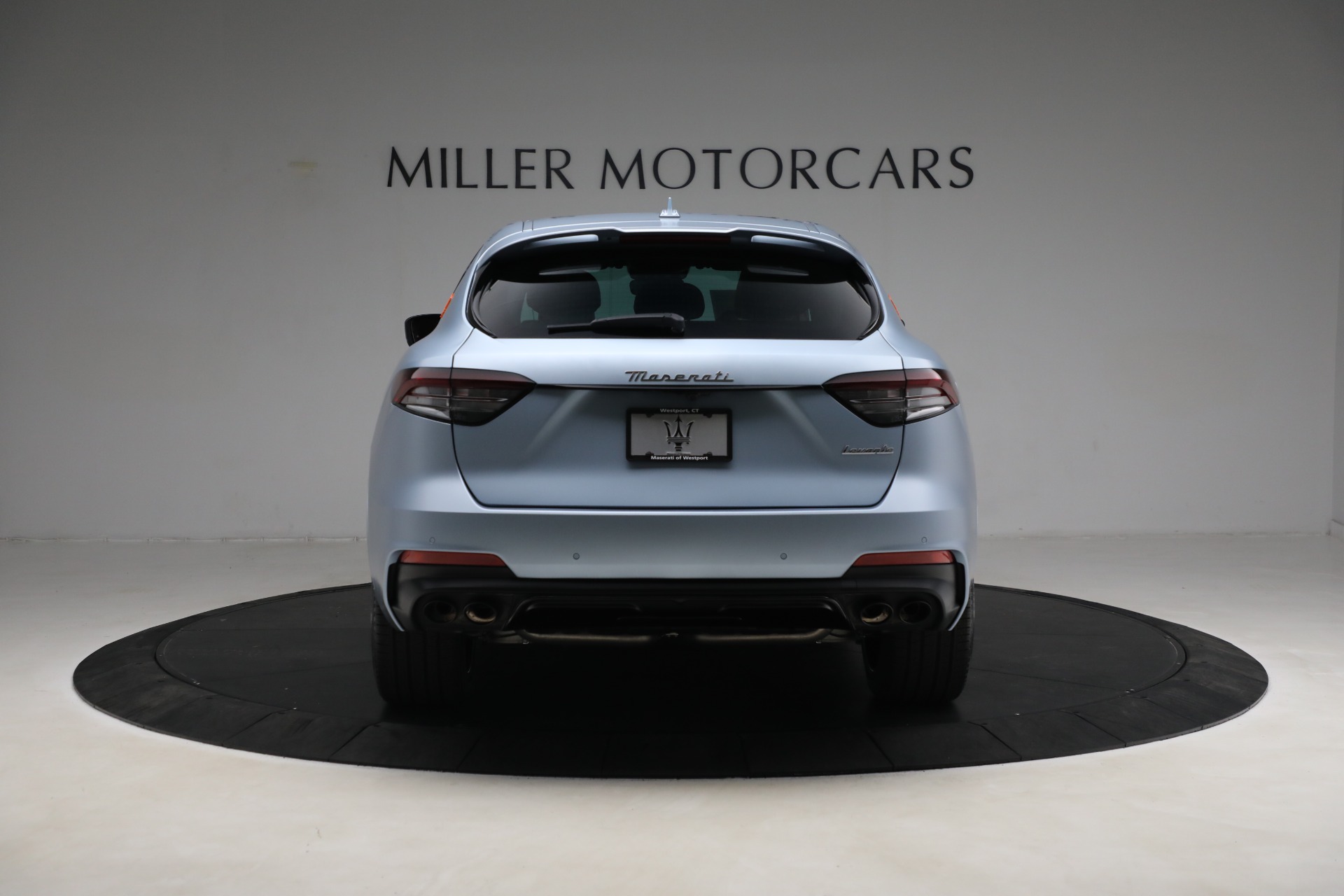 New-2023-Maserati-Levante-F-Tributo