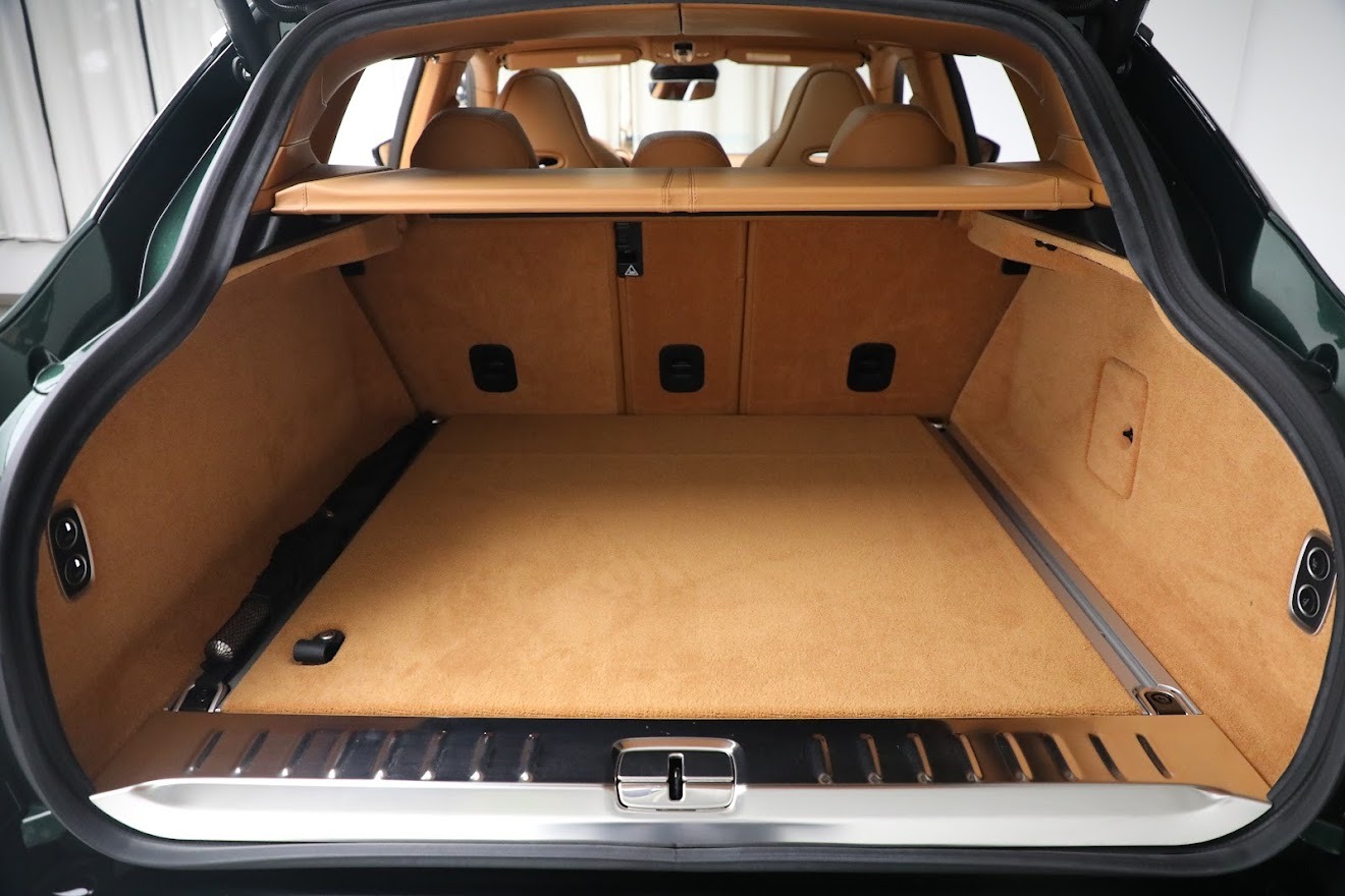 Used-2023-Aston-Martin-DBX