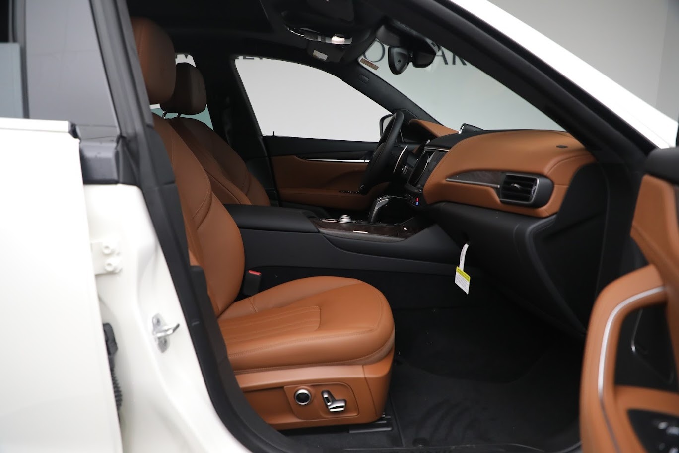 New-2023-Maserati-Levante-Modena