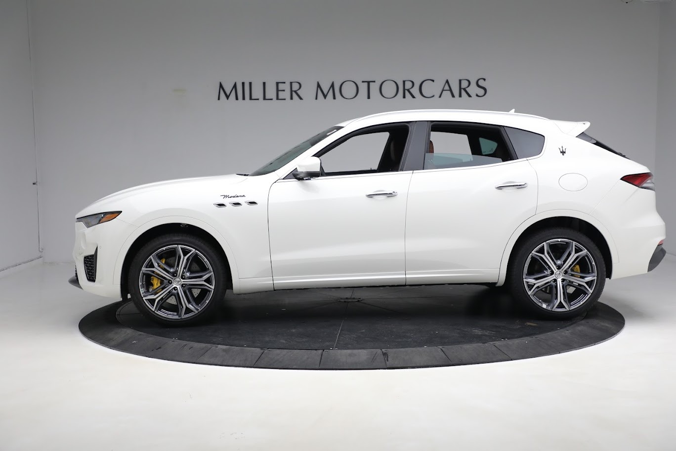 New-2023-Maserati-Levante-Modena