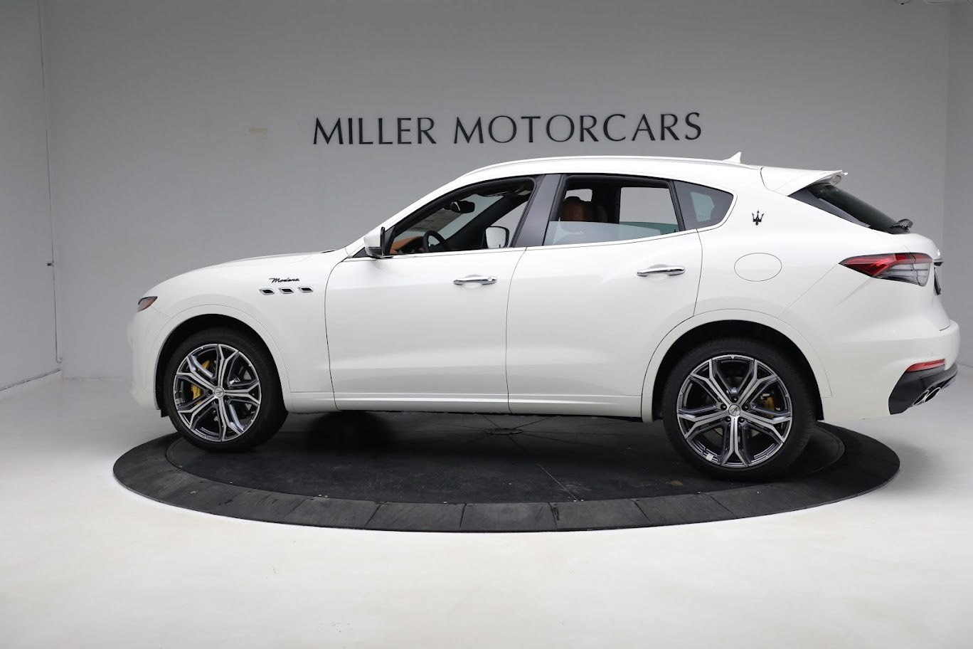 New-2023-Maserati-Levante-Modena