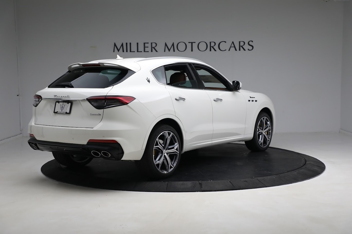 New-2023-Maserati-Levante-Modena