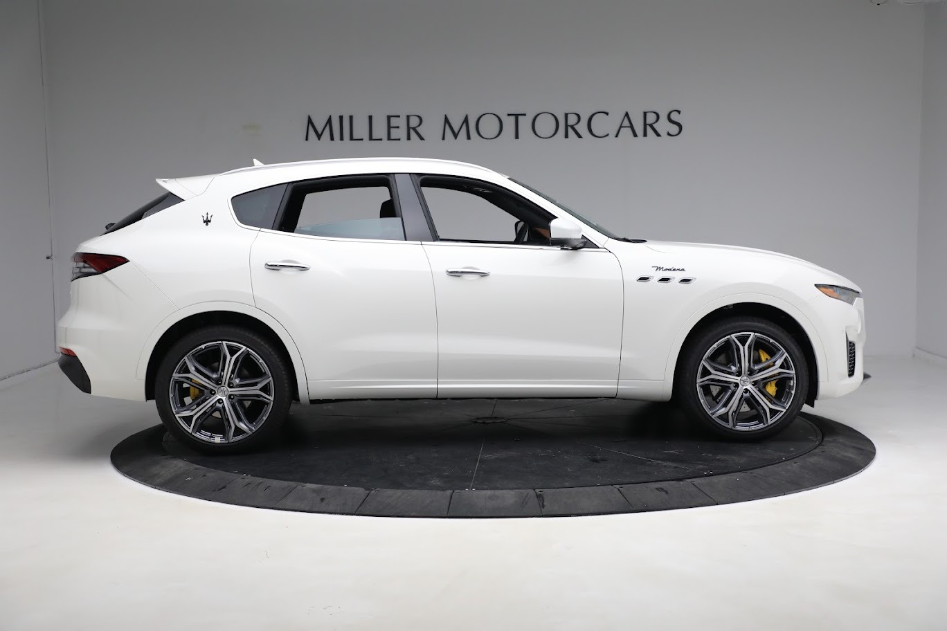 New-2023-Maserati-Levante-Modena