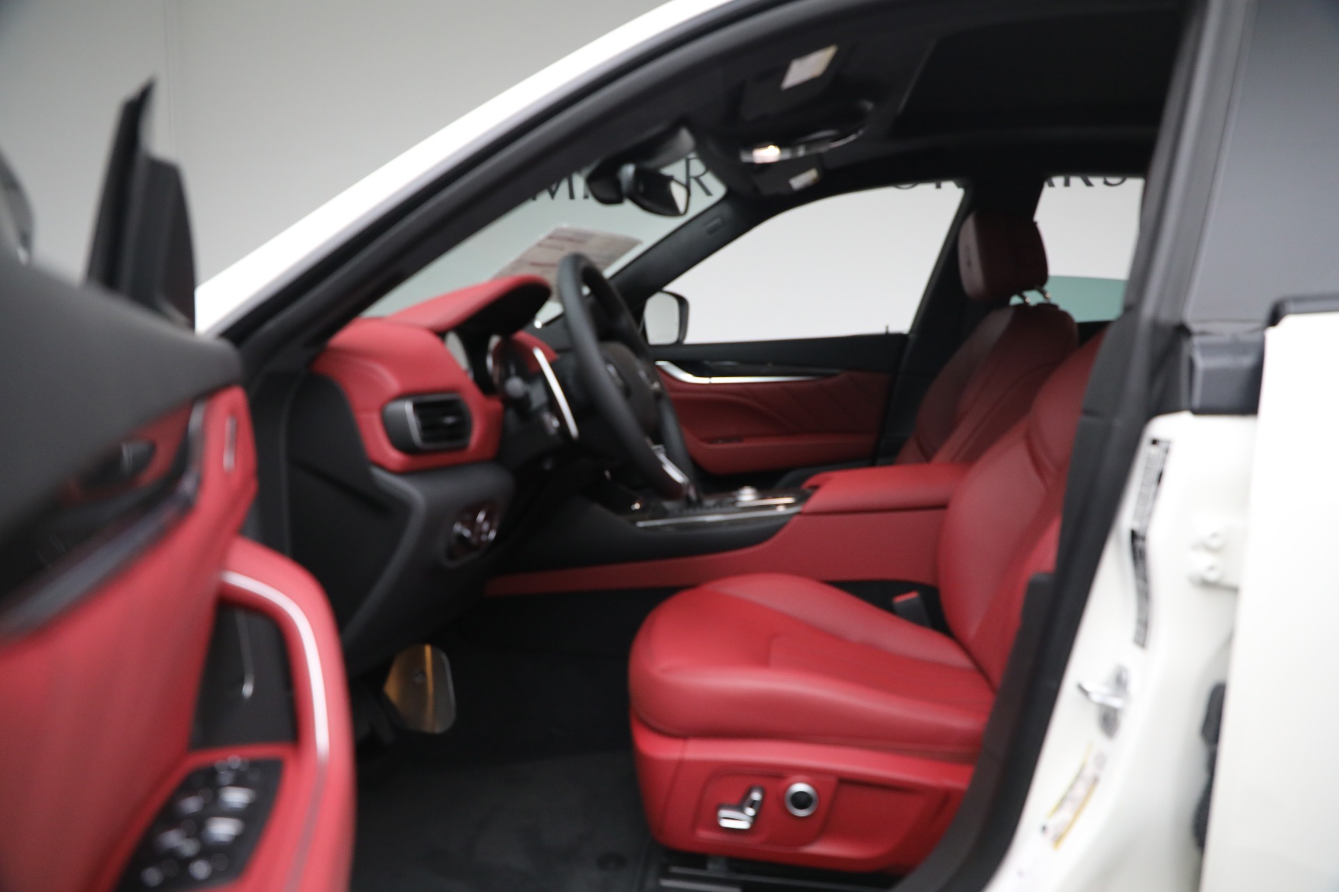 New-2023-Maserati-Levante-Modena