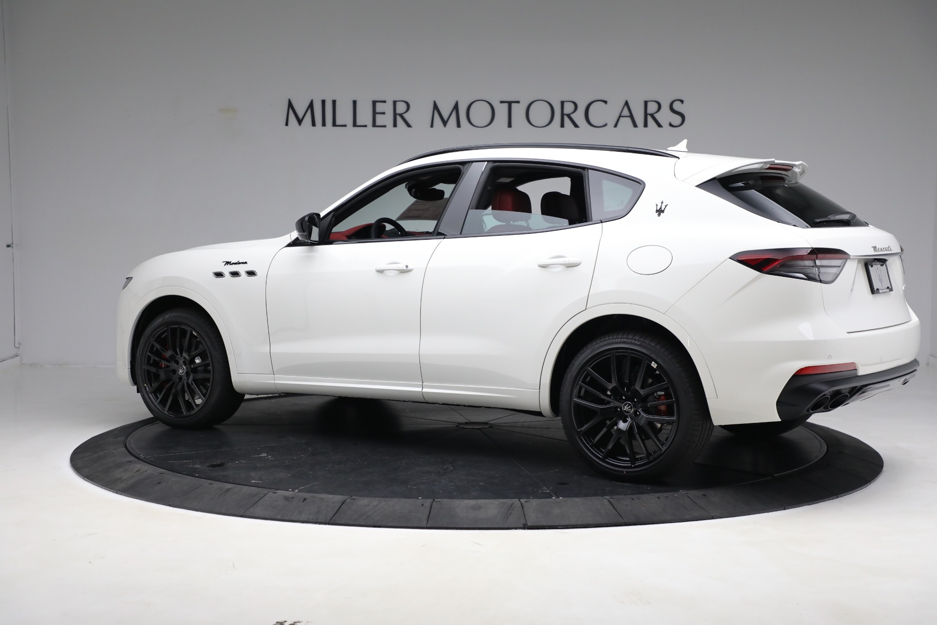 New-2023-Maserati-Levante-Modena