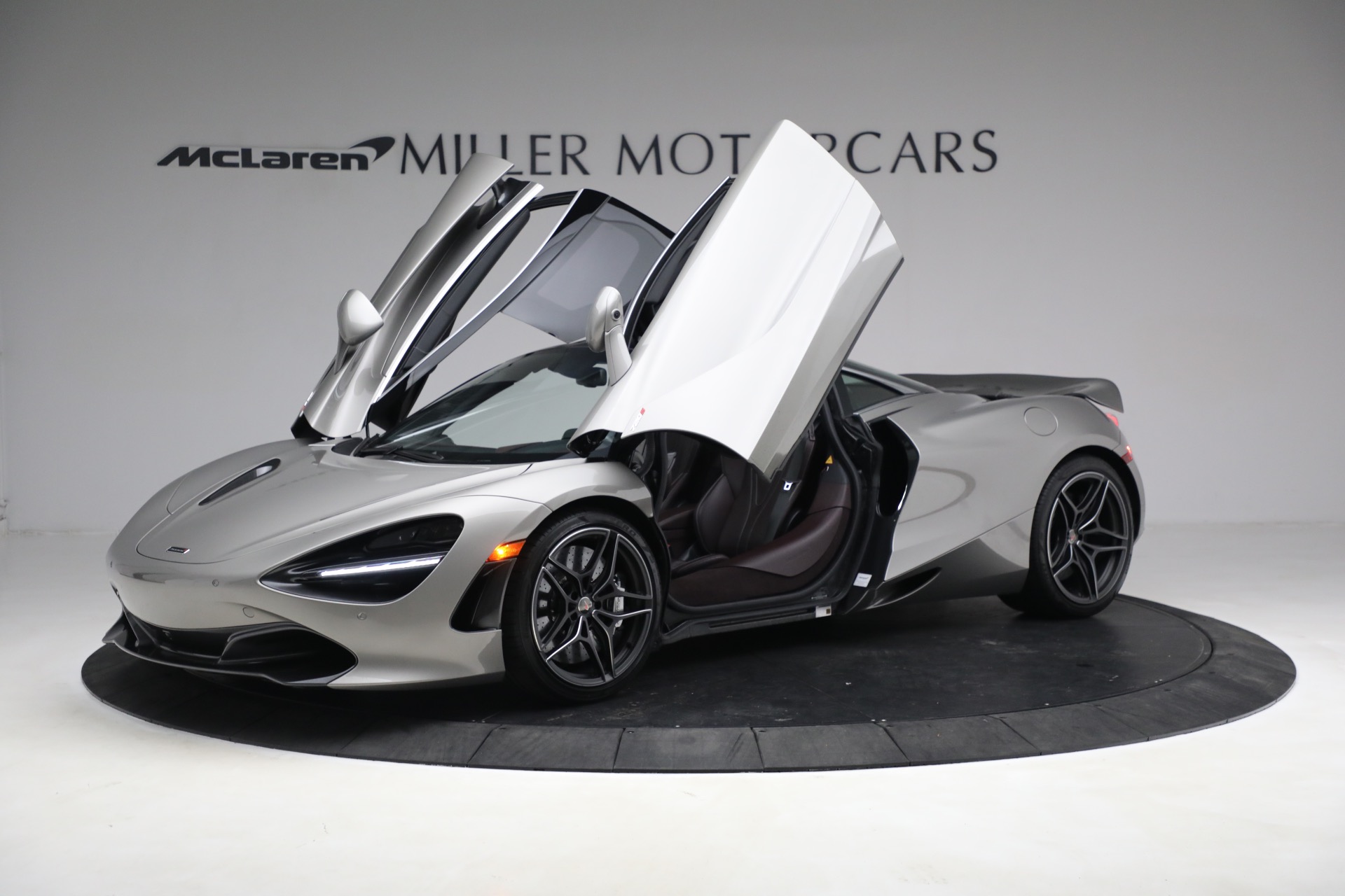 Used-2018-McLaren-720S-Luxury