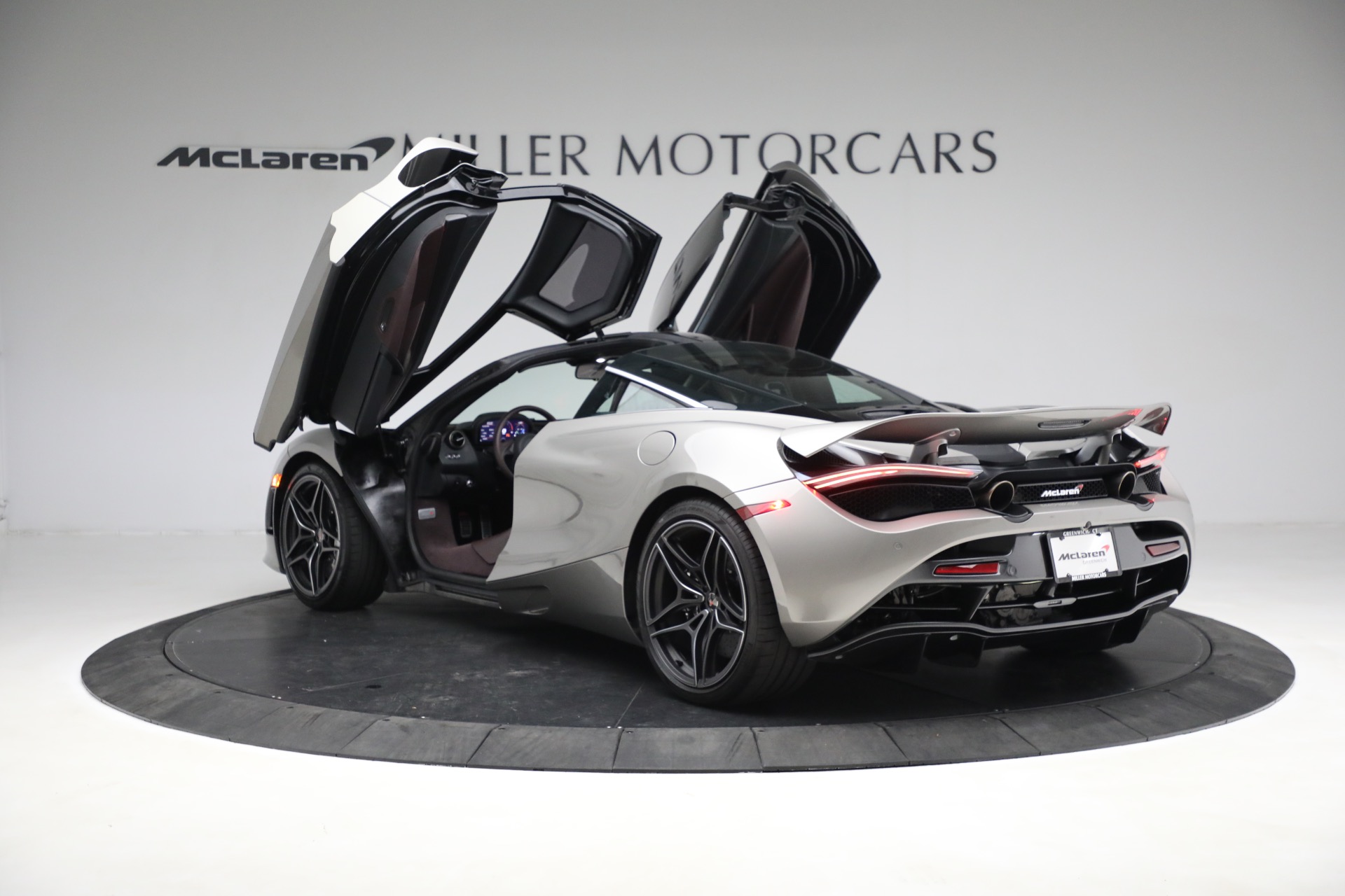 Used-2018-McLaren-720S-Luxury
