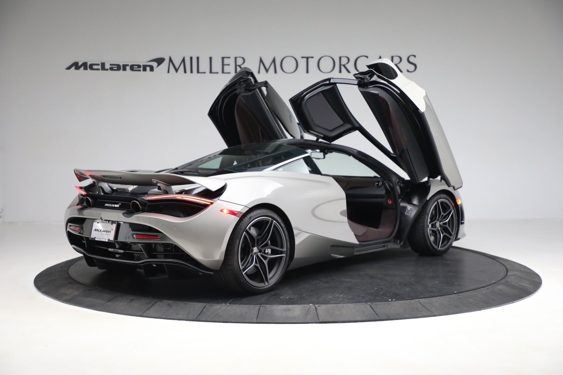 Used-2018-McLaren-720S-Luxury