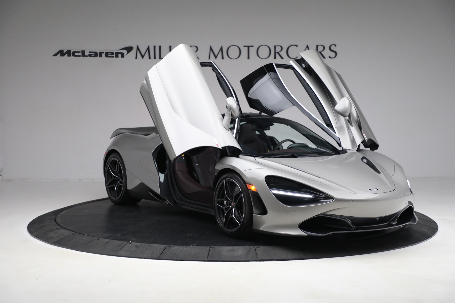 Used-2018-McLaren-720S-Luxury