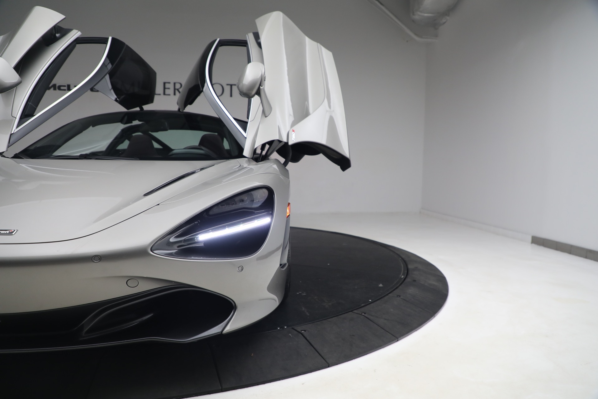 Used-2018-McLaren-720S-Luxury