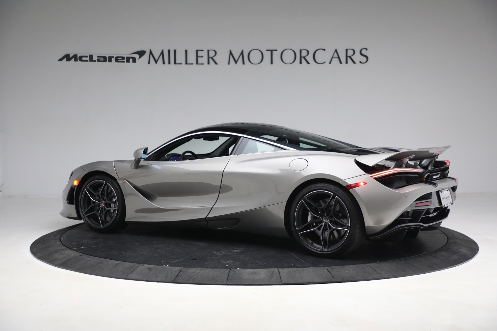Used-2018-McLaren-720S-Luxury
