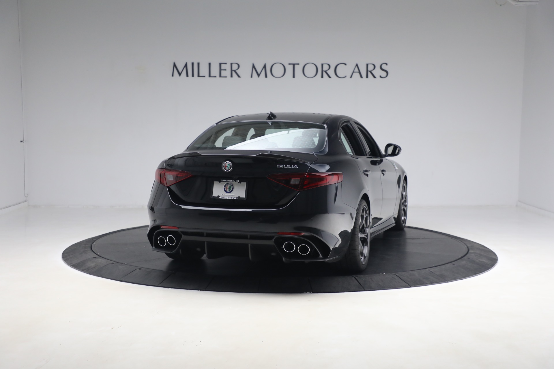 New-2023-Alfa-Romeo-Giulia-Quadrifoglio