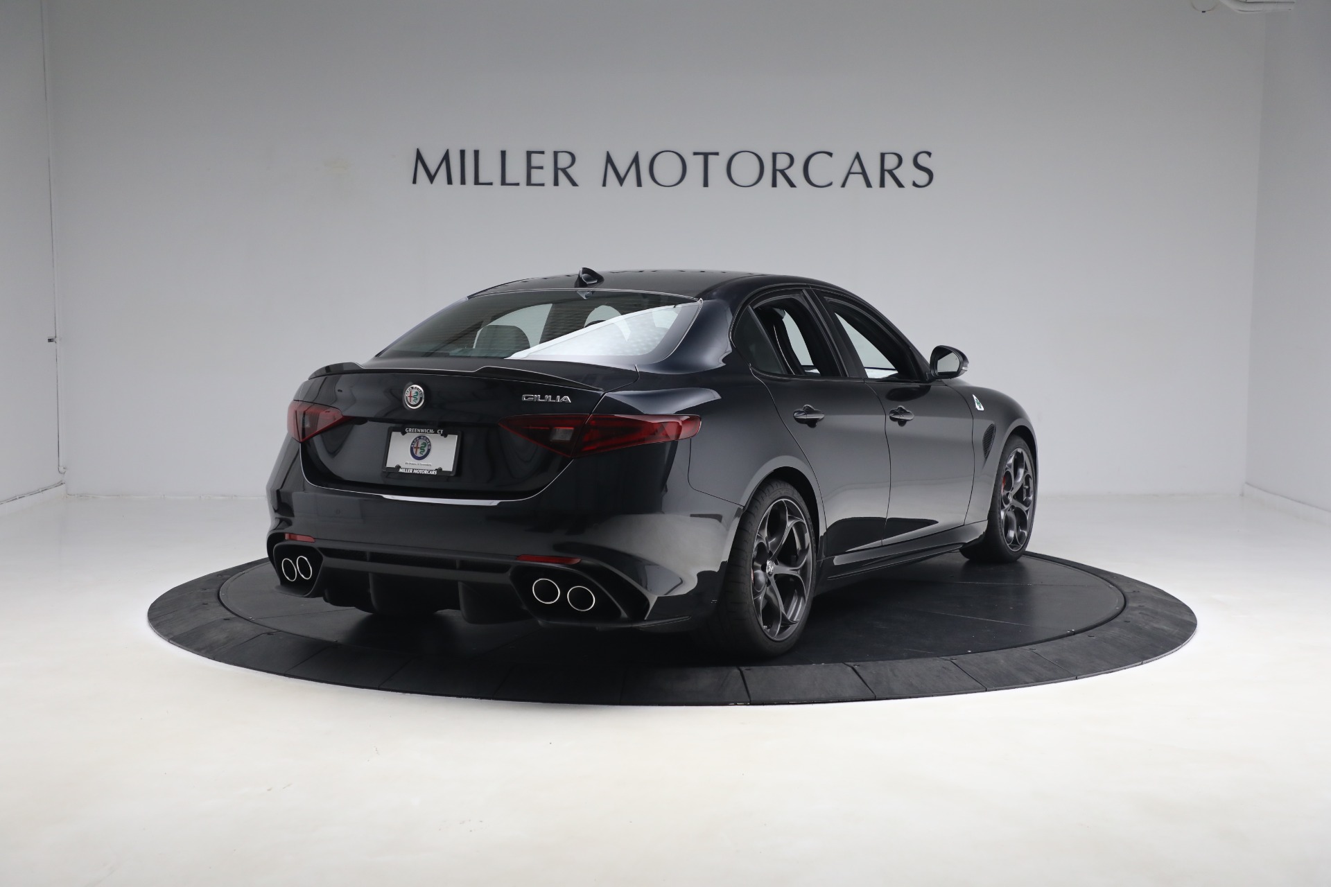 New-2023-Alfa-Romeo-Giulia-Quadrifoglio