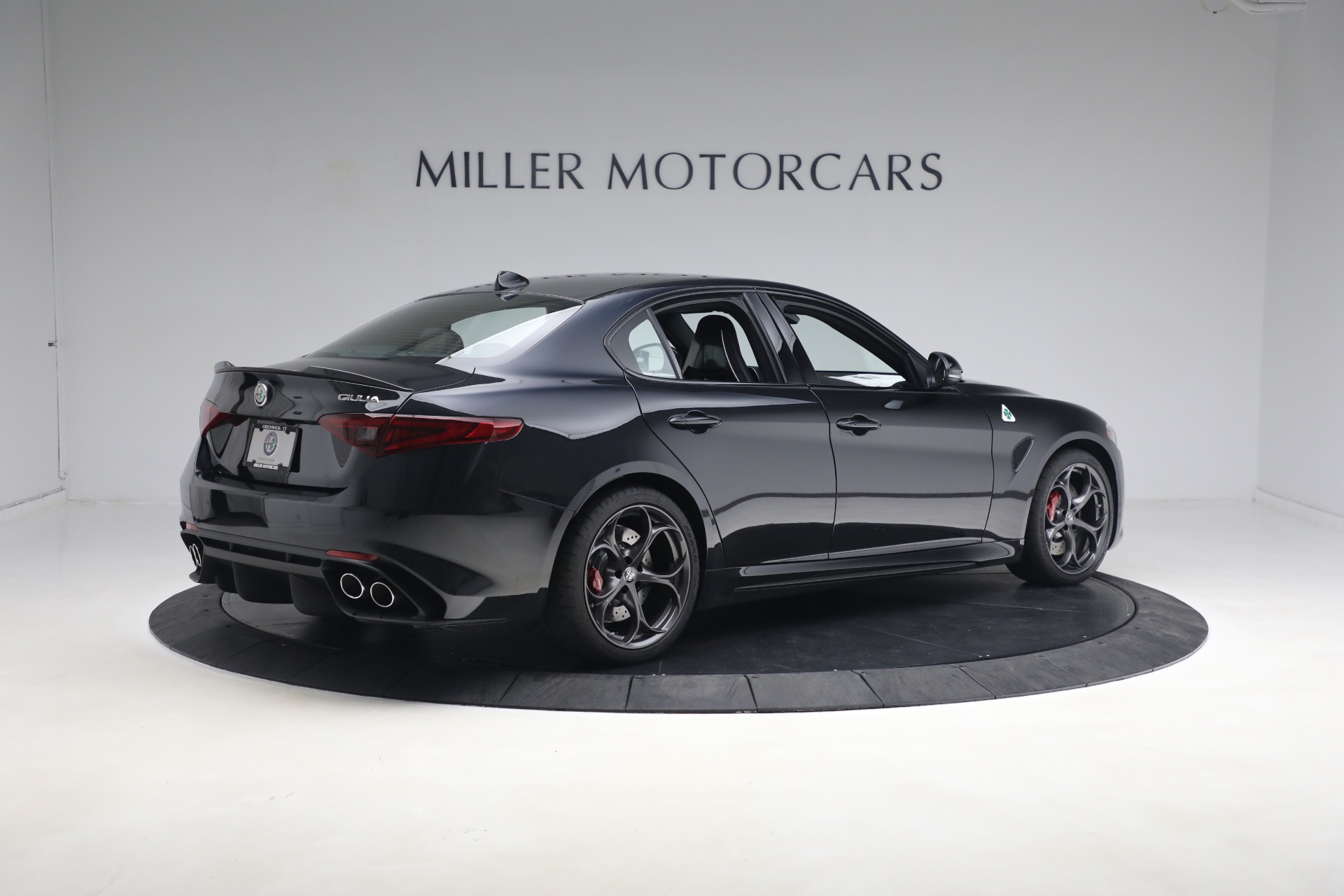 New-2023-Alfa-Romeo-Giulia-Quadrifoglio