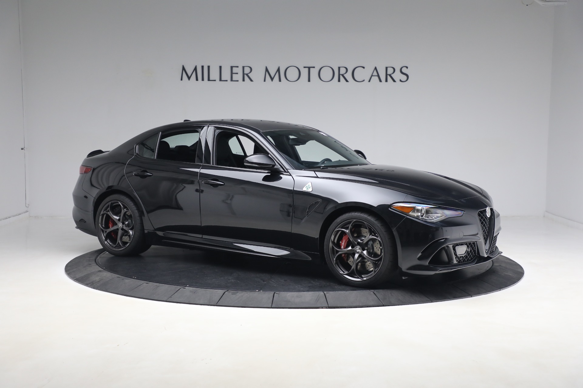 New-2023-Alfa-Romeo-Giulia-Quadrifoglio