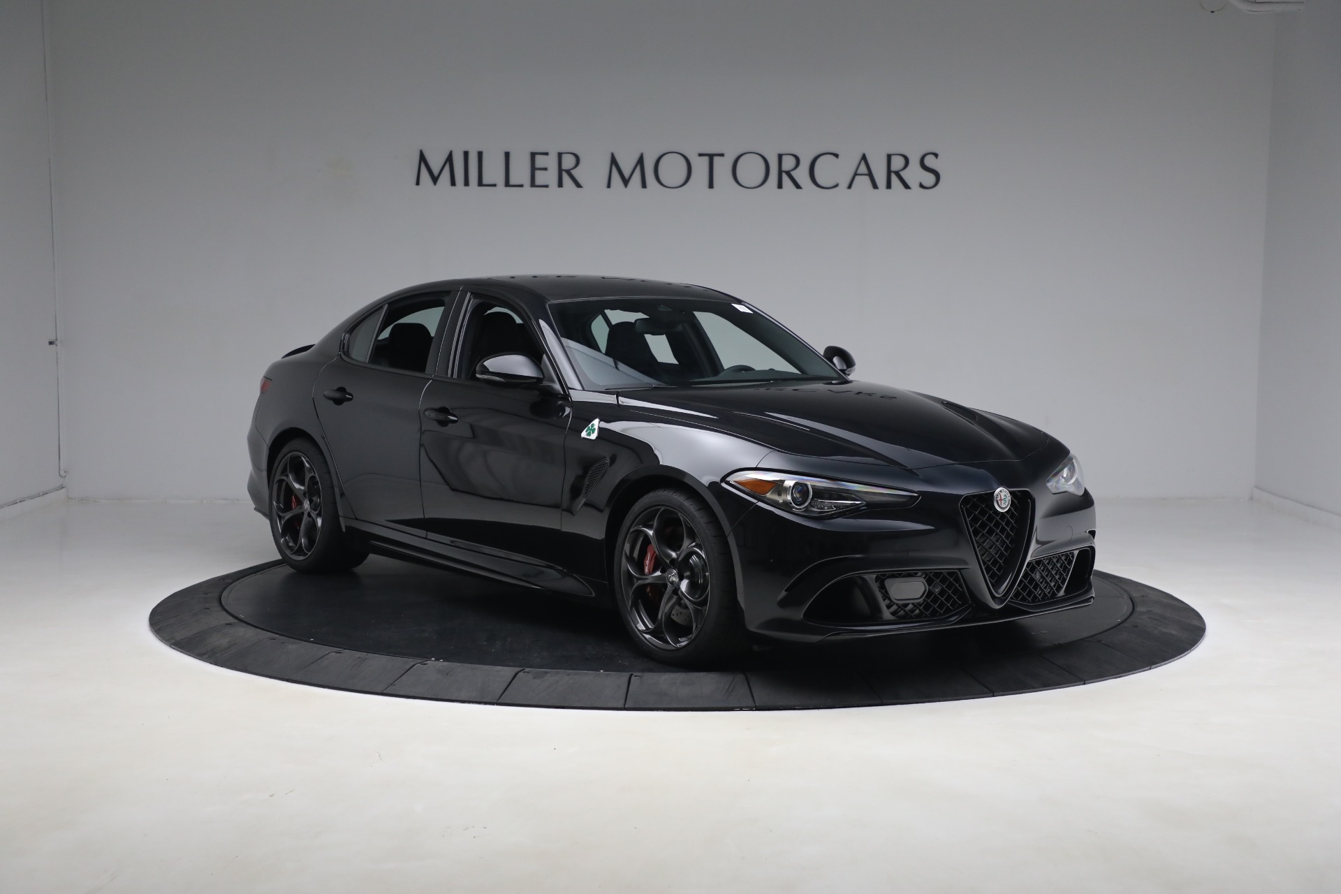 New-2023-Alfa-Romeo-Giulia-Quadrifoglio