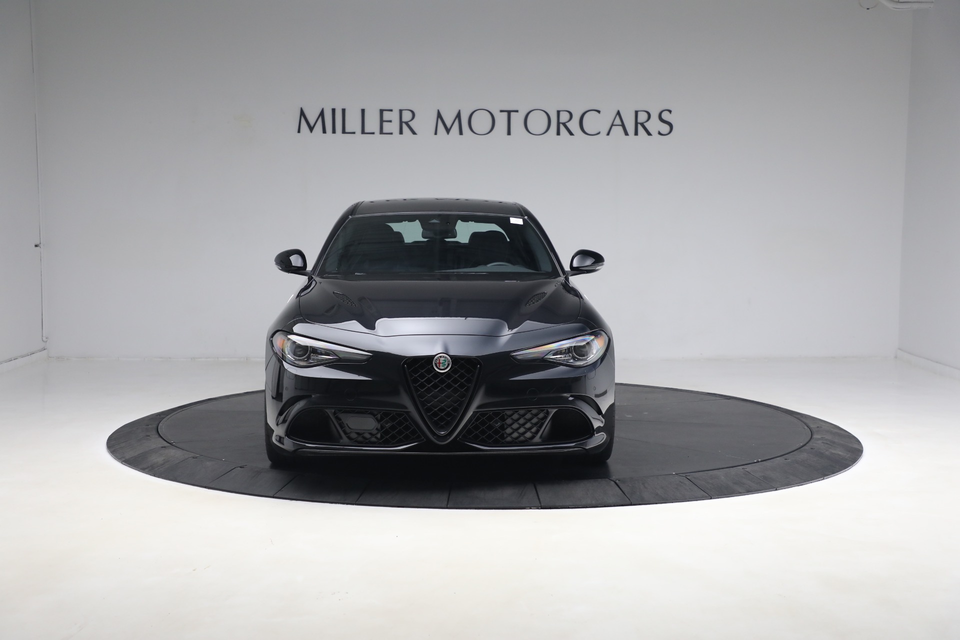 New-2023-Alfa-Romeo-Giulia-Quadrifoglio