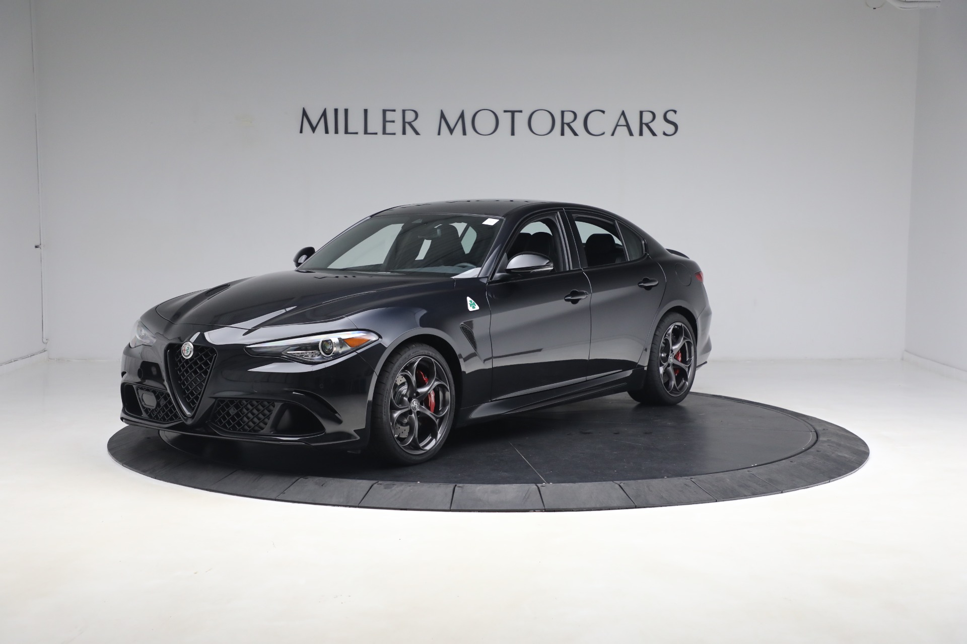 New-2023-Alfa-Romeo-Giulia-Quadrifoglio