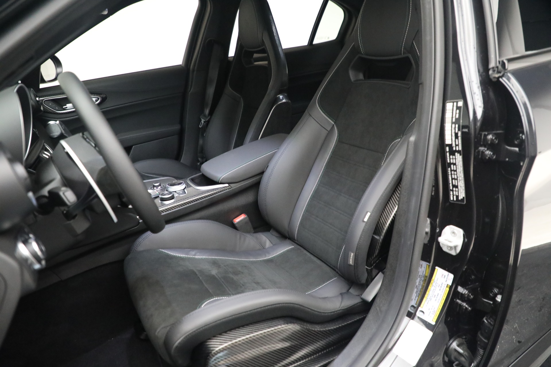 New-2023-Alfa-Romeo-Giulia-Quadrifoglio