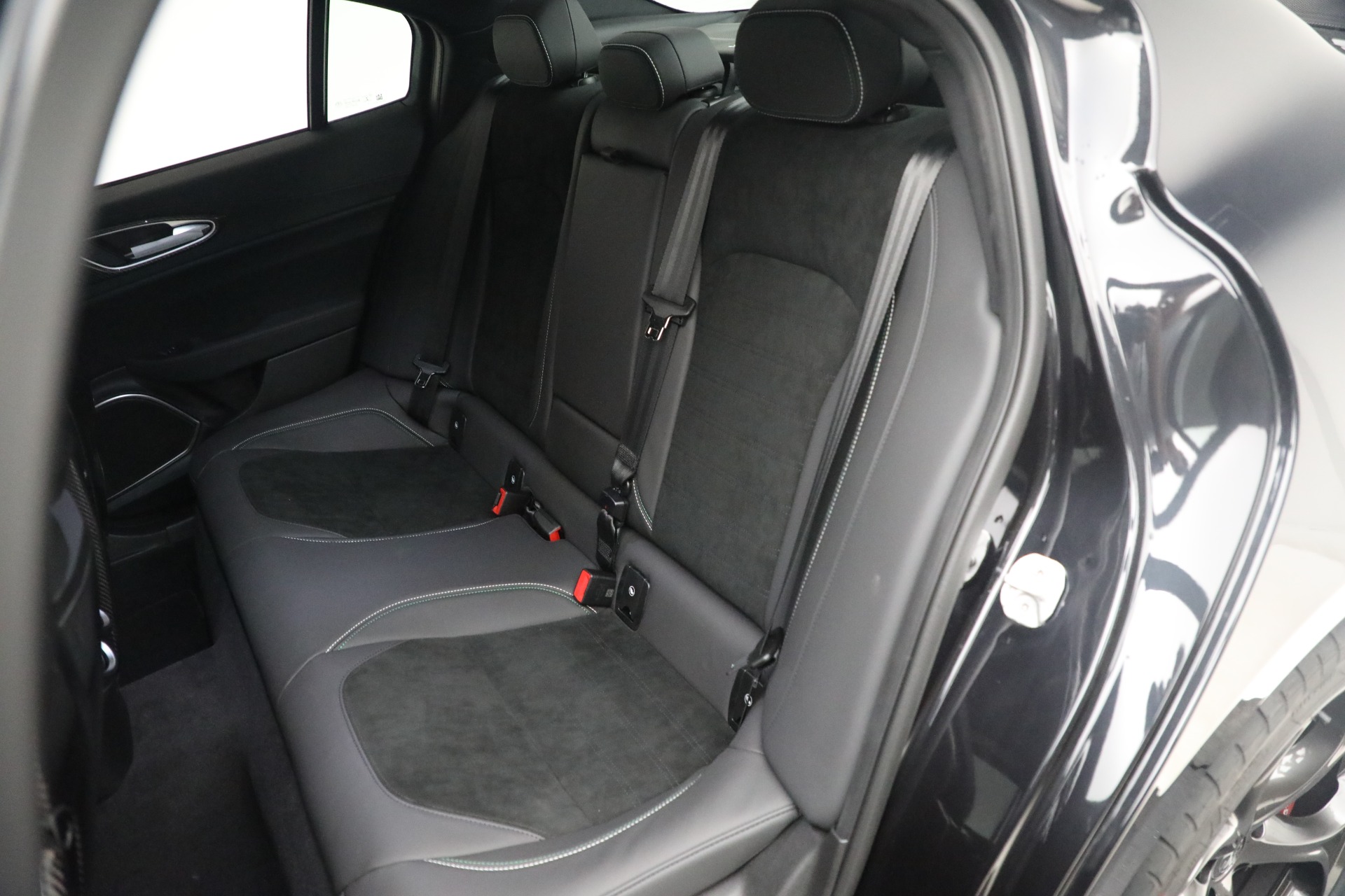 New-2023-Alfa-Romeo-Giulia-Quadrifoglio