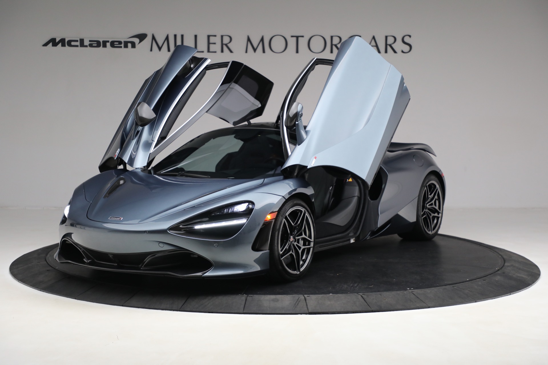 Used-2018-McLaren-720S-Luxury