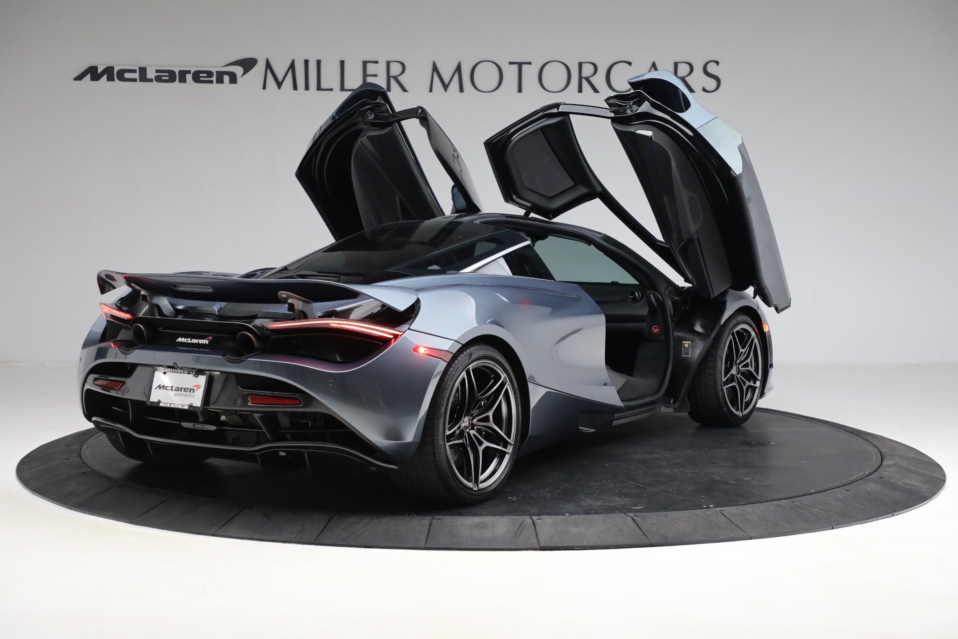 Used-2018-McLaren-720S-Luxury