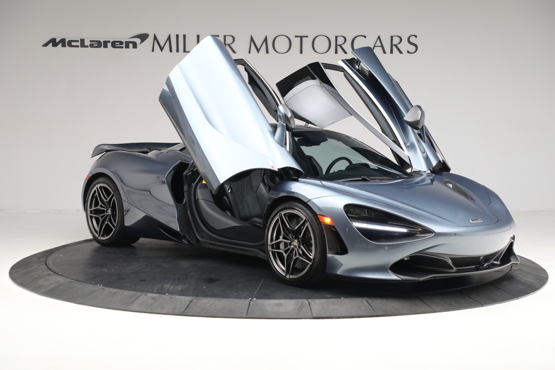 Used-2018-McLaren-720S-Luxury