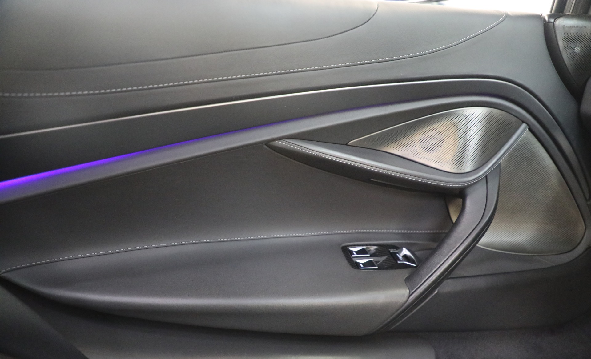 Used-2018-McLaren-720S-Luxury