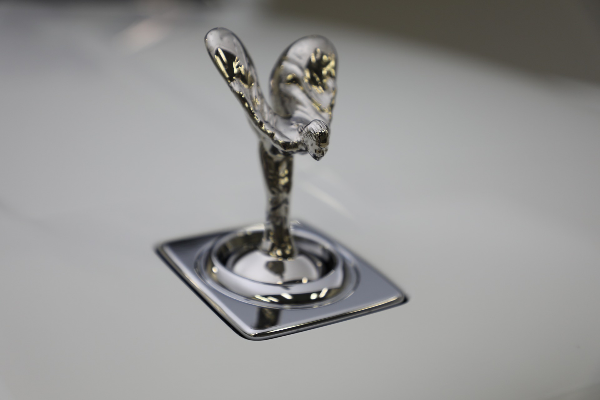 New-2023-Rolls-Royce-Cullinan