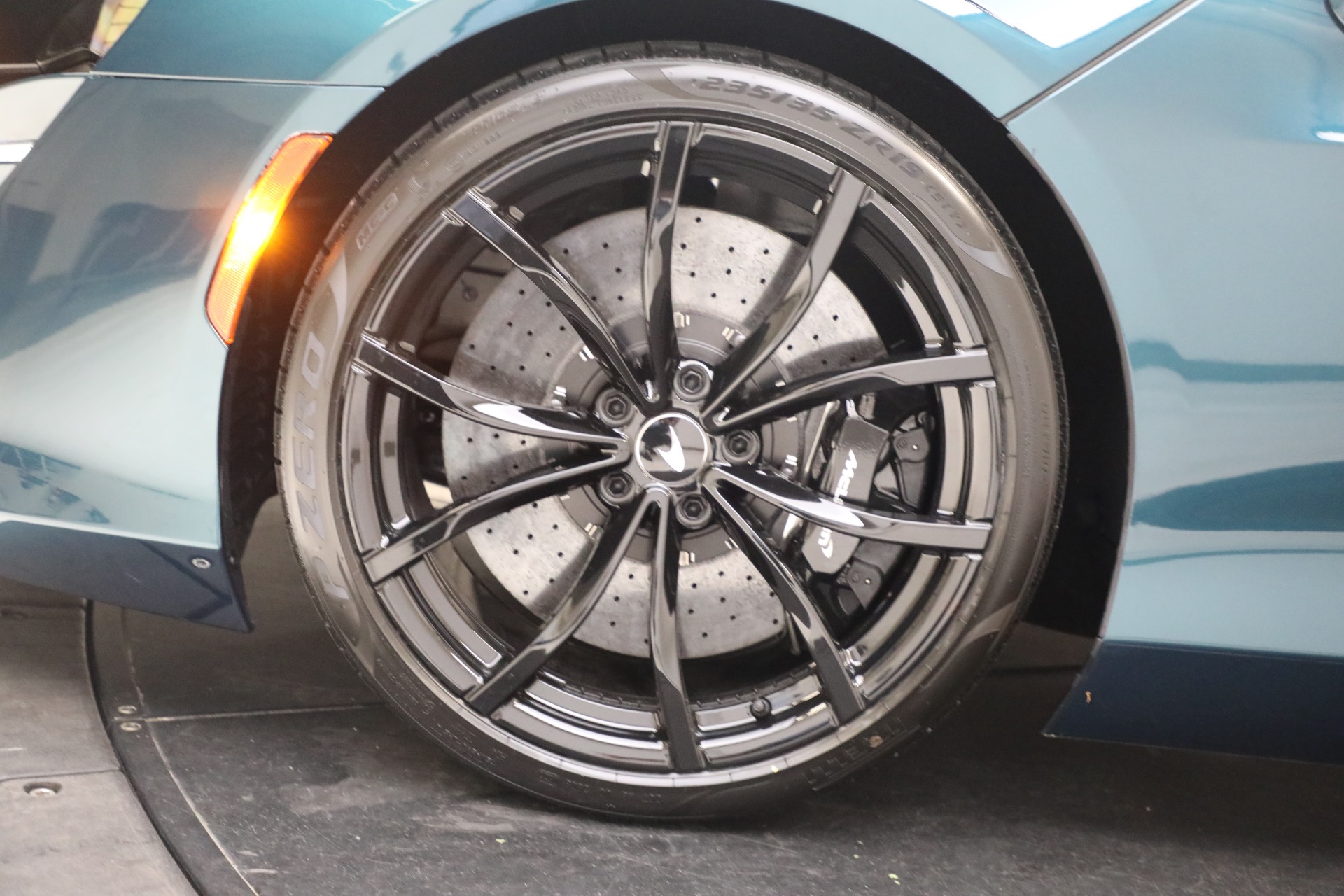 New-2023-McLaren-Artura-TechLux