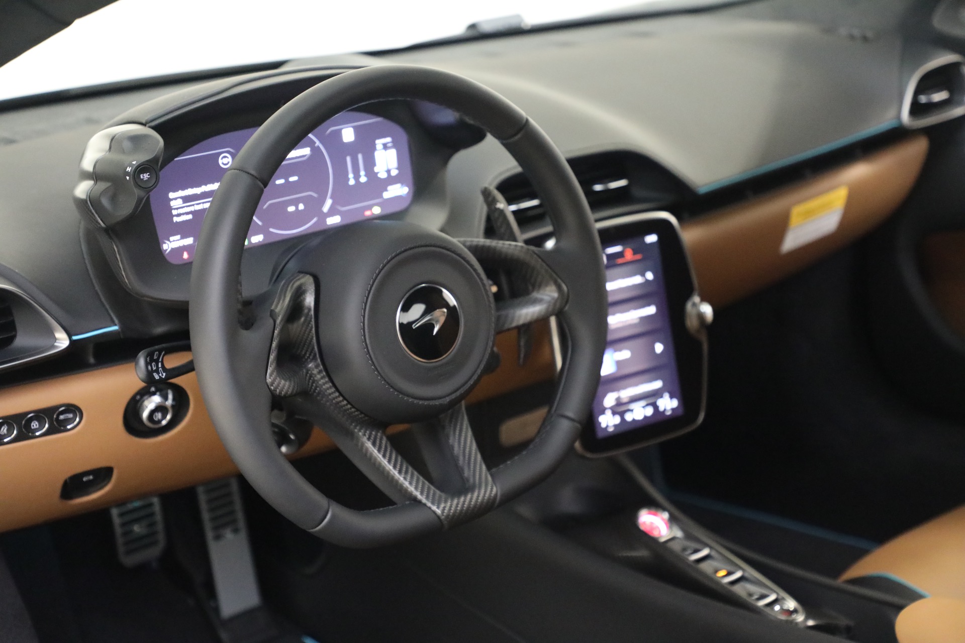 New-2023-McLaren-Artura-TechLux