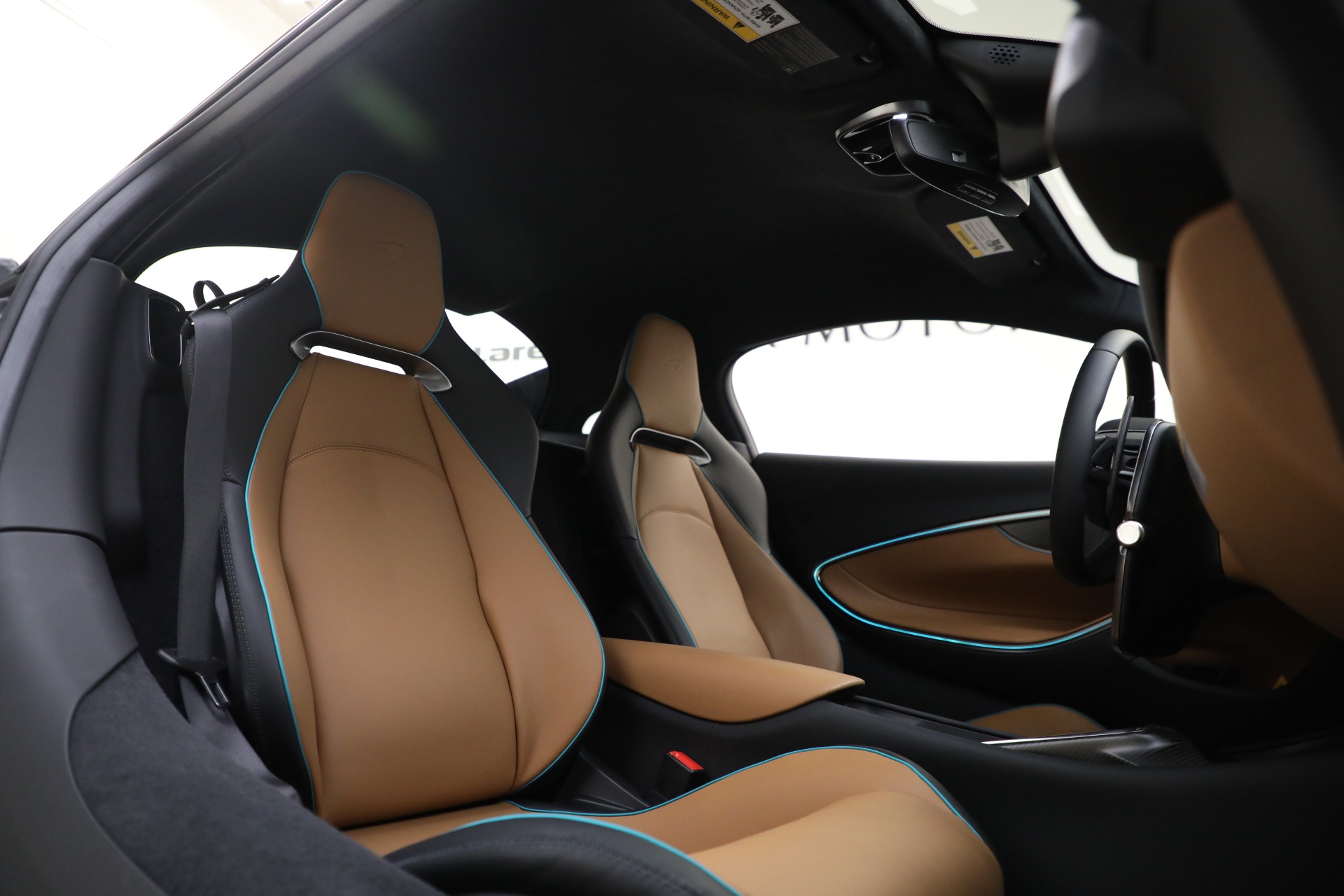 New-2023-McLaren-Artura-TechLux