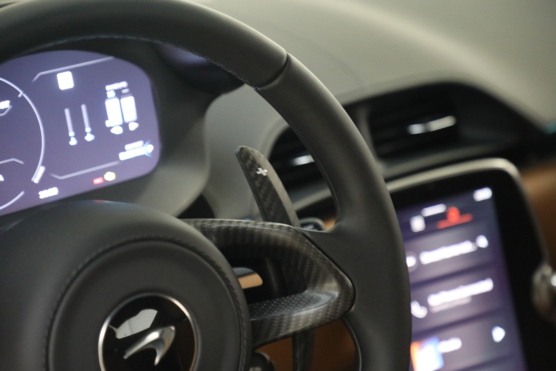 New-2023-McLaren-Artura-TechLux