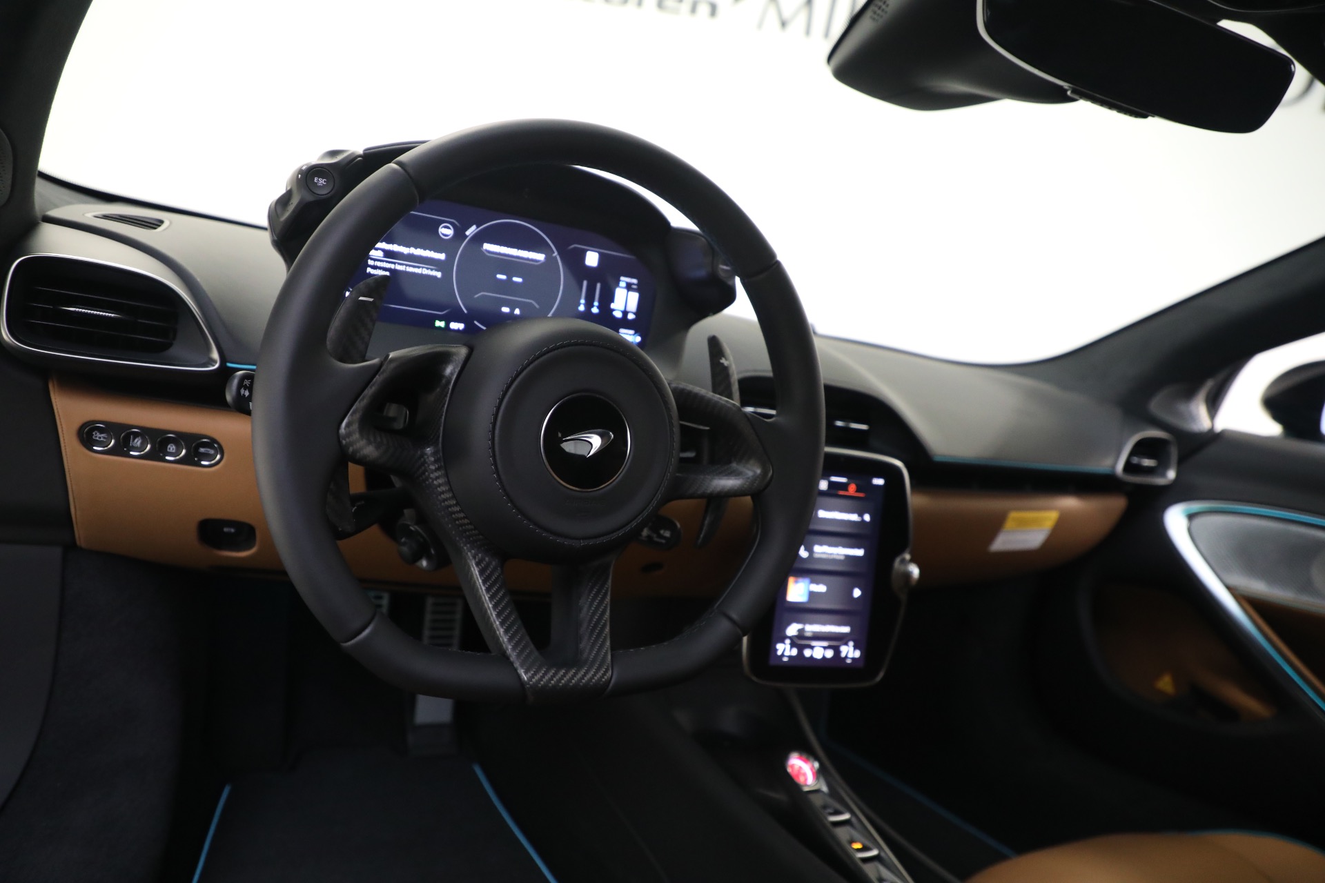 New-2023-McLaren-Artura-TechLux