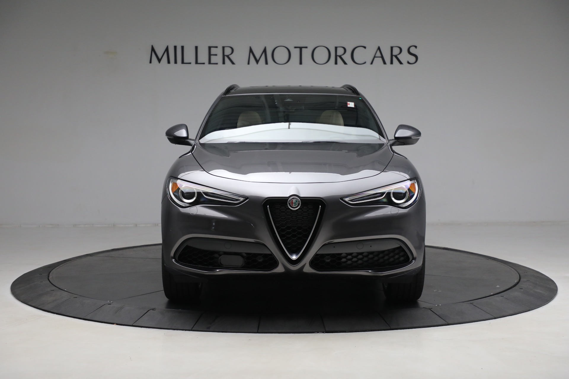 New-2023-Alfa-Romeo-Stelvio-Ti-Lusso-AWD