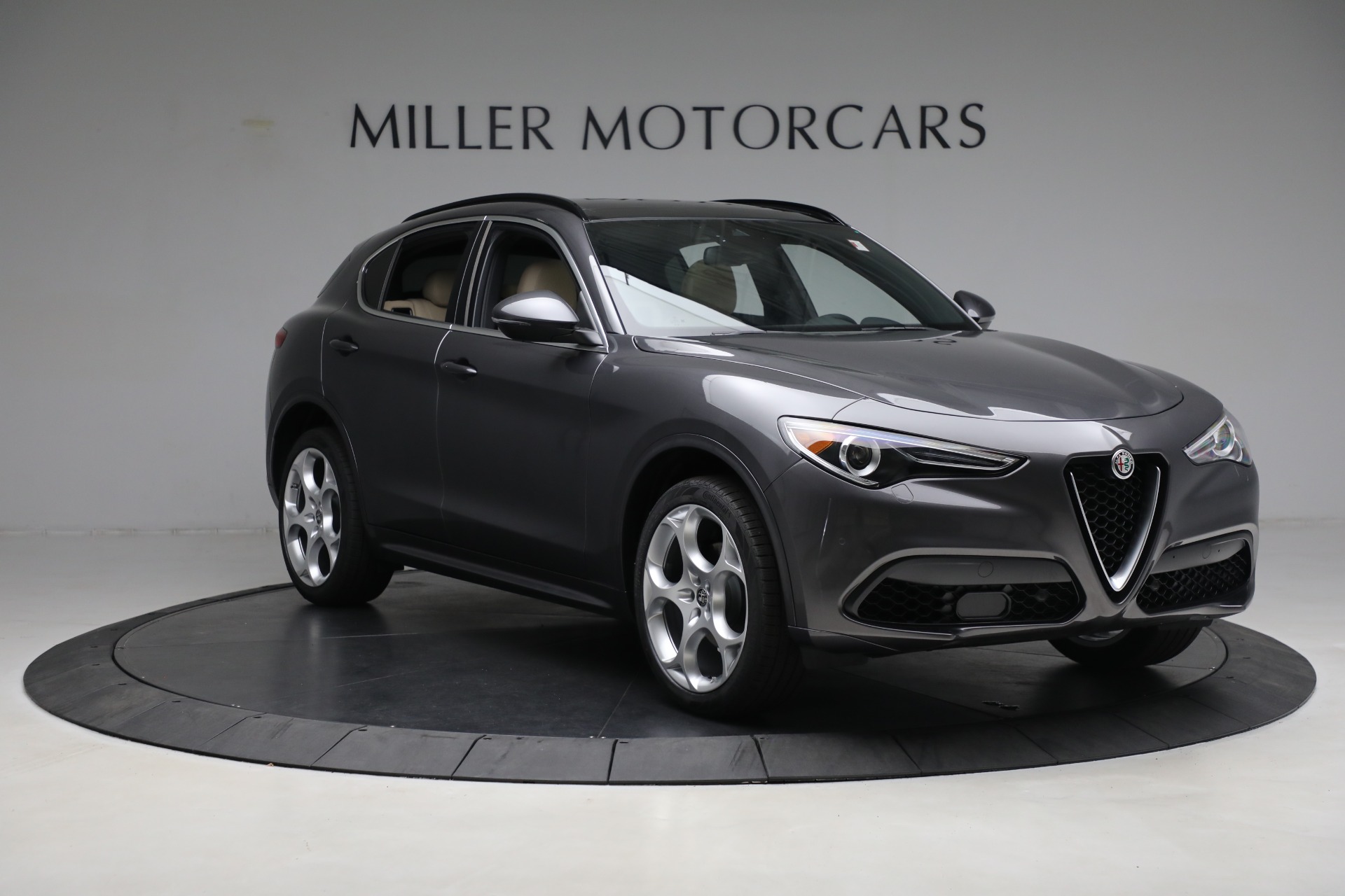 New-2023-Alfa-Romeo-Stelvio-Ti-Lusso-AWD